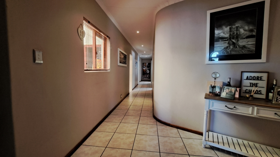 5 Bedroom Property for Sale in Table View Western Cape